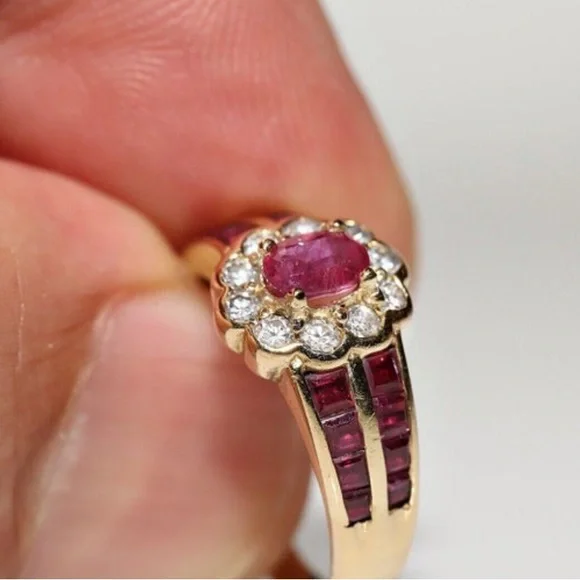 Vintage Circa 1980s 18k Gold Natural Diamond And Caliber Ruby Ring size 7